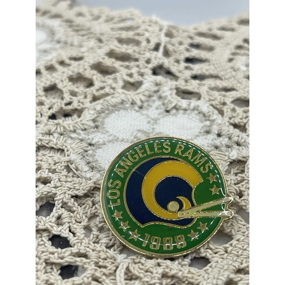Vntg 1988 Los Angeles Rams Pinback Button‎ Football Sports Collectible Lapel Pin
